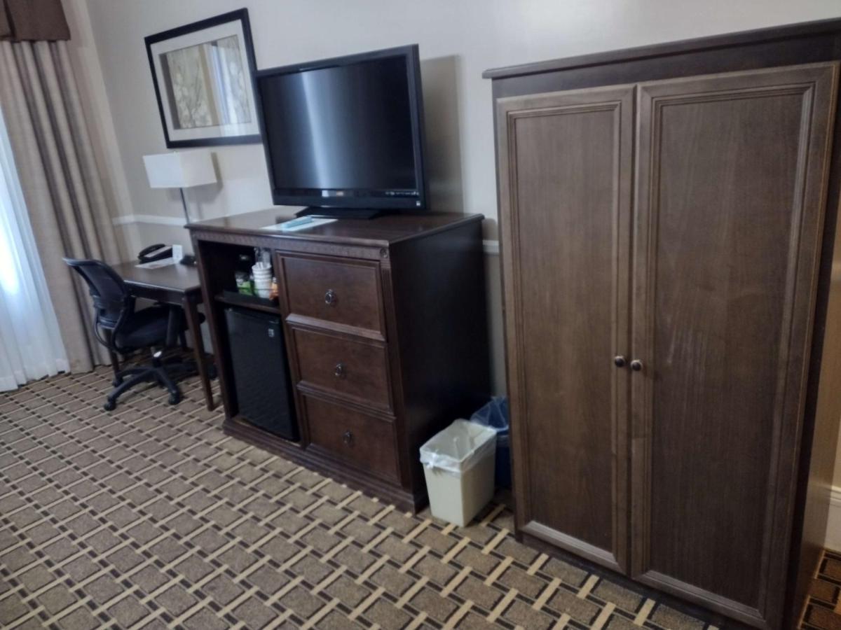 Best Western Plus San Pedro Hotel & Suites — Photos 1